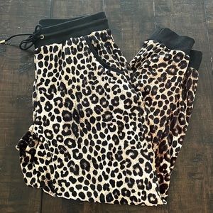 Michael Kors size Medium Leopard Velour Lounge Pants with pockets
